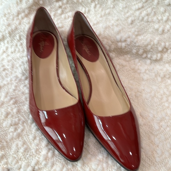 Size 11B Cole Haan pump in red patent. - Picture 2 of 4